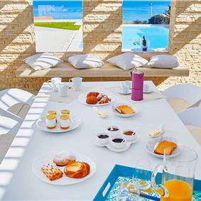 3 bedroom villa with pool & sea views, Alcamo Marina, sleeps 6-7